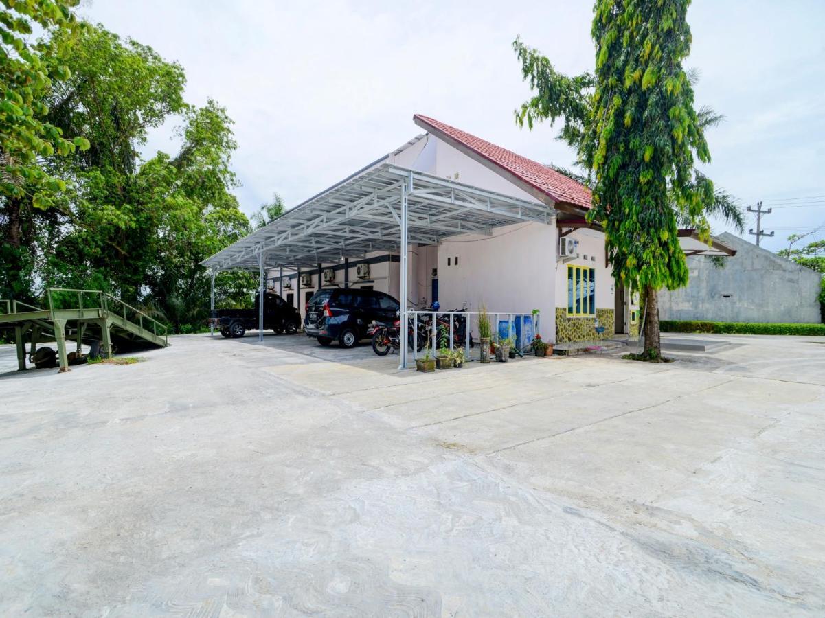 Oyo 90263 Hotel Diva Golf Bengkulu Eksteriør billede