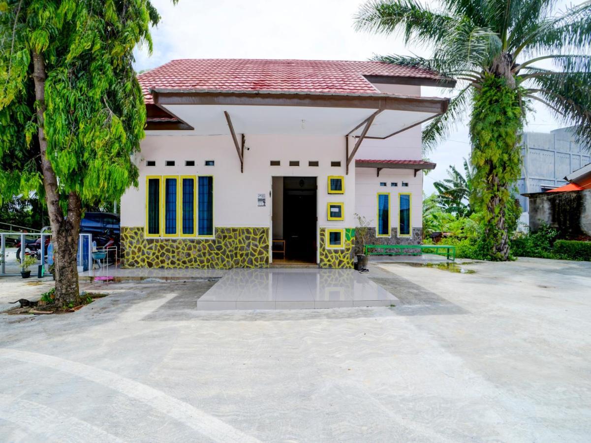 Oyo 90263 Hotel Diva Golf Bengkulu Eksteriør billede
