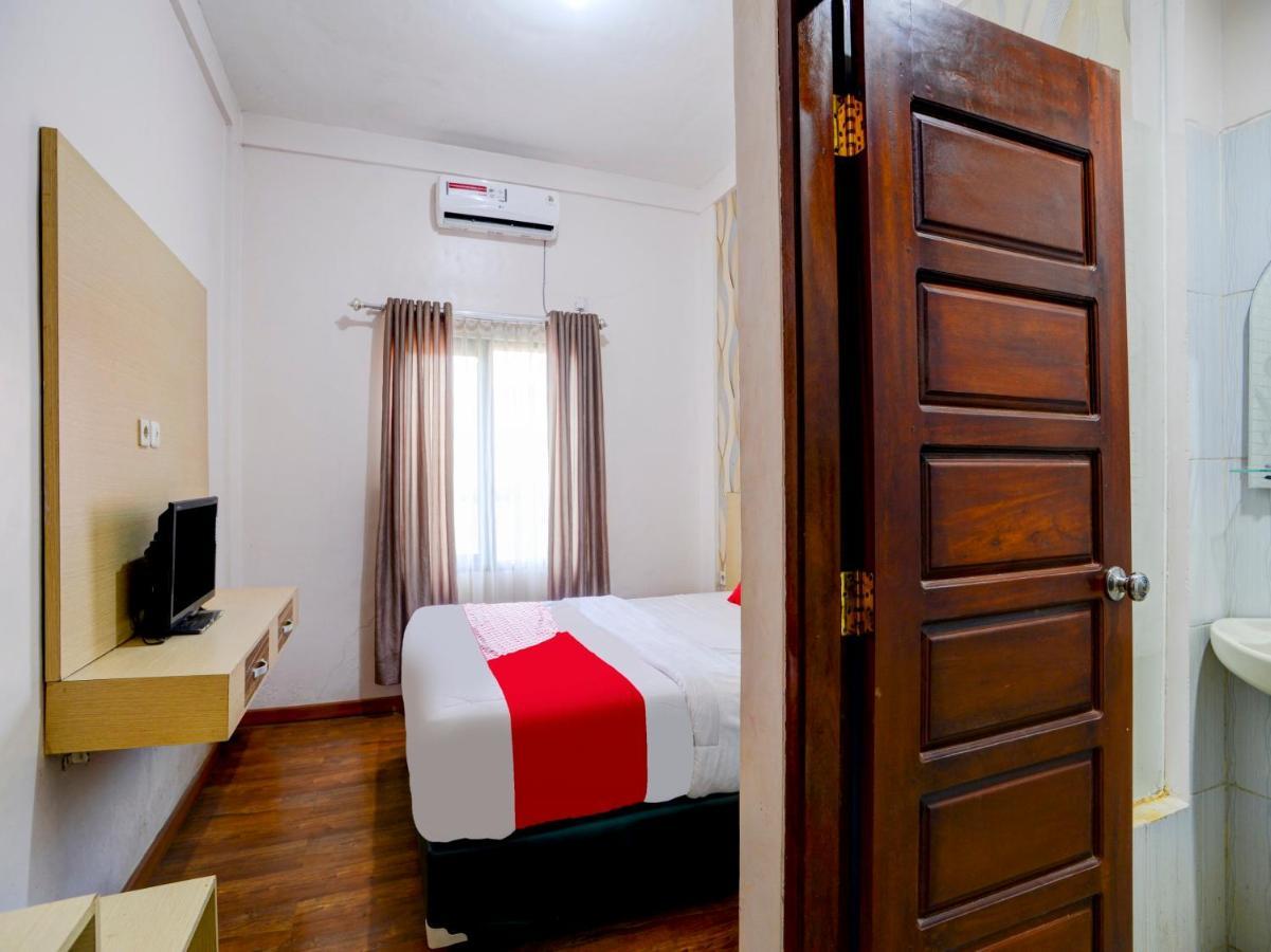 Oyo 90263 Hotel Diva Golf Bengkulu Eksteriør billede